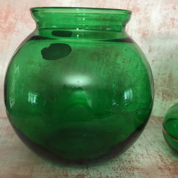 Vintage Anchor Hocking Green Bud Vases, Set of 2 - Picture 9 of 10